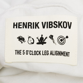 бирка Футболка Henrik Vibskov