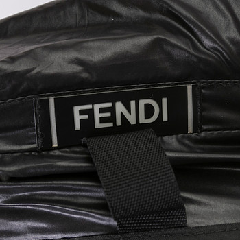 бирка Пуховик Fendi