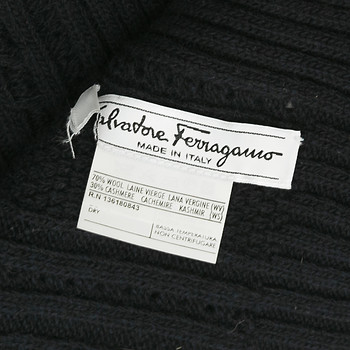 бирка Шарф Salvatore Ferragamo