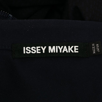 бирка Куртка Issey Miyake