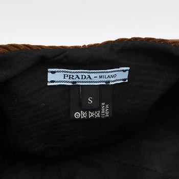 бирка Кепка Prada