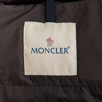 бирка Пуховик Moncler