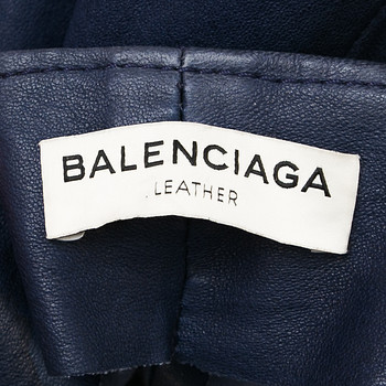 бирка Кожаные брюки Balenciaga