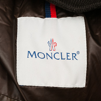 бирка Пуховик Moncler