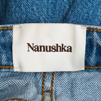 бирка Джинсы Nanushka