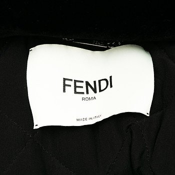 бирка Пальто Fendi