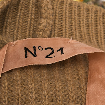 бирка Свитер N21