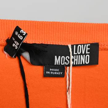 бирка Футболка Love Moschino