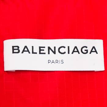 бирка Пуховик Balenciaga