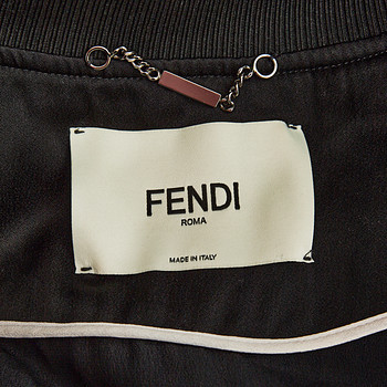 бирка Куртка Fendi