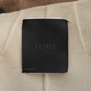 бирка Пальто Fendi