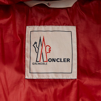 бирка Пуховик Moncler
