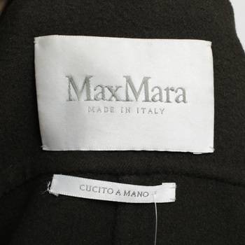 Пальто этикетка. Max Mara этикетка Размерная. Куртка Max Mara 2358. Max Mara бирки оригинал. Max Mara бирка на пальто.