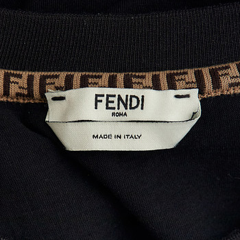 бирка Футболка Fendi