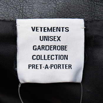 бирка Куртка Vetements