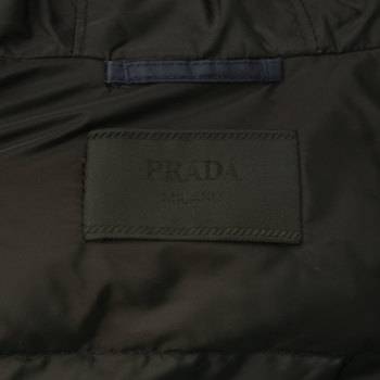 бирка Пуховик Prada
