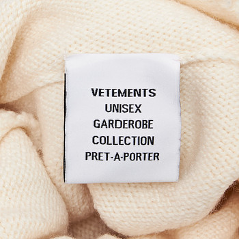 бирка Свитер Vetements