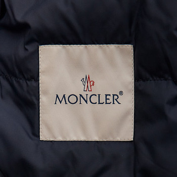 бирка Пальто Moncler