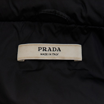 бирка Куртка Prada