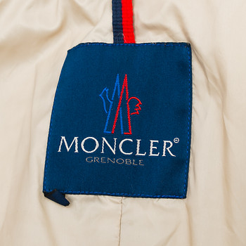 бирка Пуховик Moncler