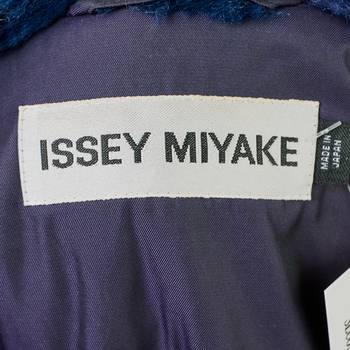 бирка Пальто Issey Miyake