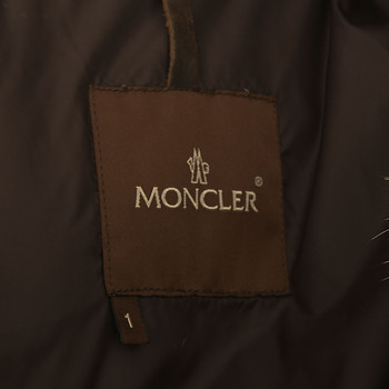 бирка Парка Moncler