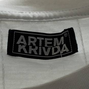 бирка Футболка Artem Krivda