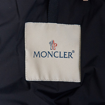 бирка Пуховик Moncler