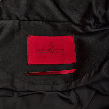 бирка Пуховик Moncler