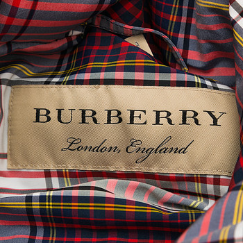 бирка Пуховик Burberry