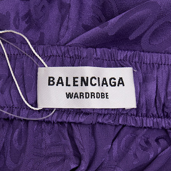 бирка Шорты Balenciaga