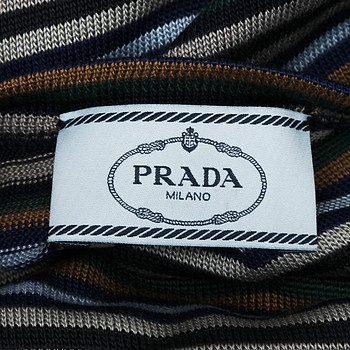 бирка Лонгслив Prada