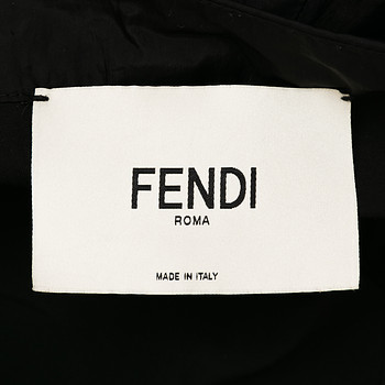бирка Шорты Fendi
