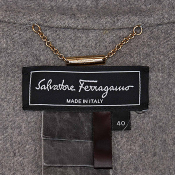 бирка Пальто Salvatore Ferragamo