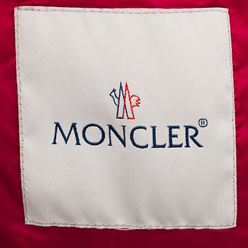 бирка Пуховик Moncler