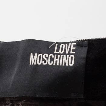 бирка Брюки Love Moschino