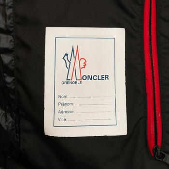 бирка Пуховик Moncler