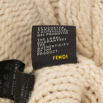 бирка Свитер Fendi