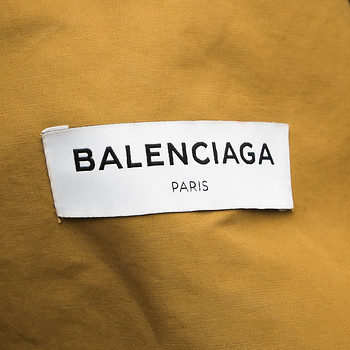 бирка Плащ Balenciaga