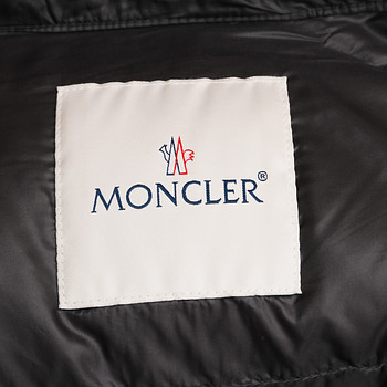 бирка Пуховик Moncler
