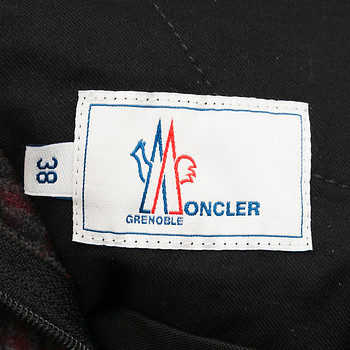 бирка Брюки Moncler