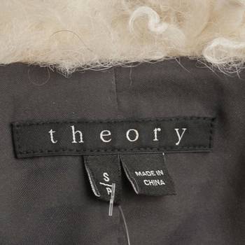 бирка Пальто Theory