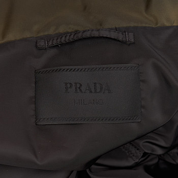 бирка Куртка Prada