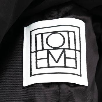 бирка Пуховик Toteme