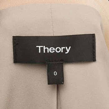 бирка Костюм Theory