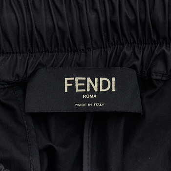 бирка Шорты Fendi