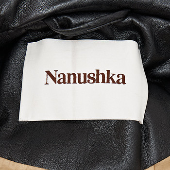 бирка Пуховик Nanushka