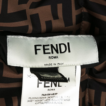 бирка Пуховик Fendi