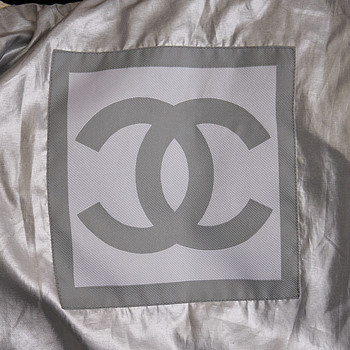 бирка Пуховик Chanel