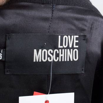 бирка Пальто Love Moschino